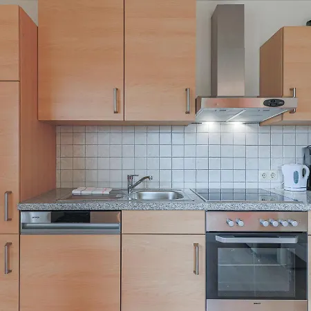 Classy In With Balcony Apartamento *